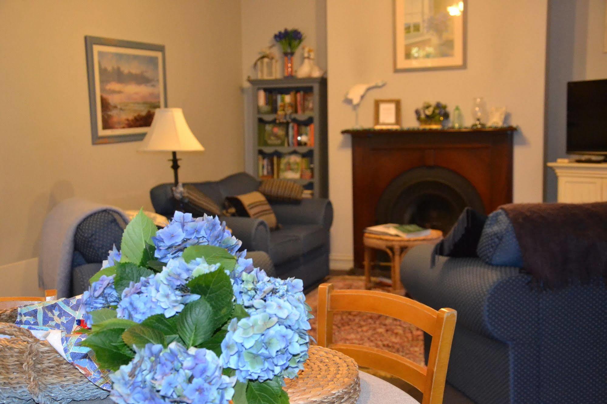 Lemonade Creek Cottages 론 외부 사진