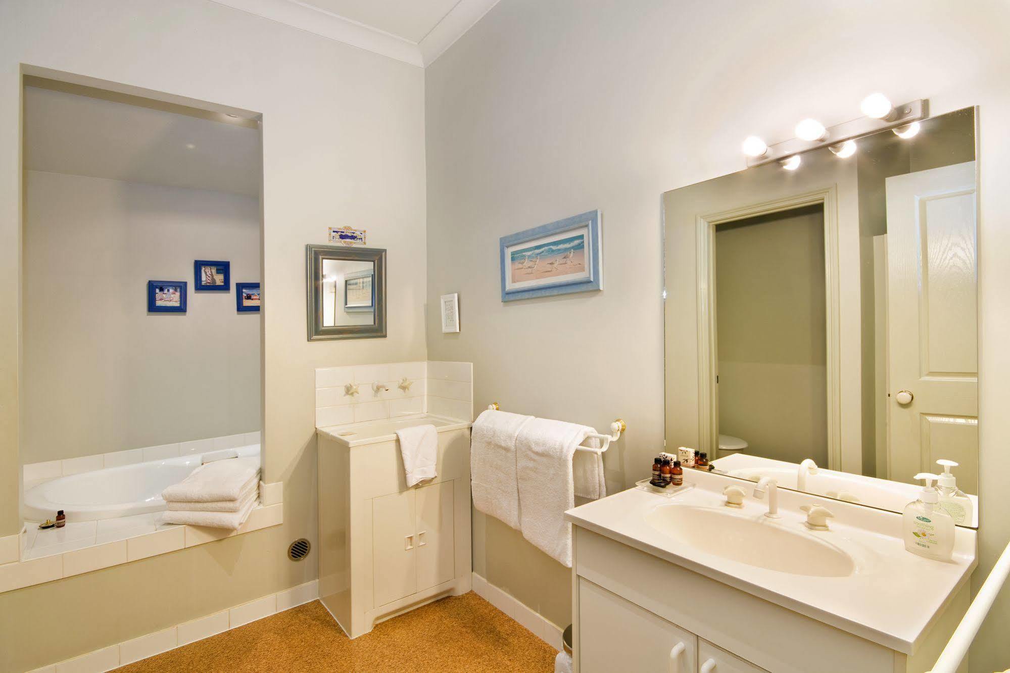 Lemonade Creek Cottages 론 외부 사진
